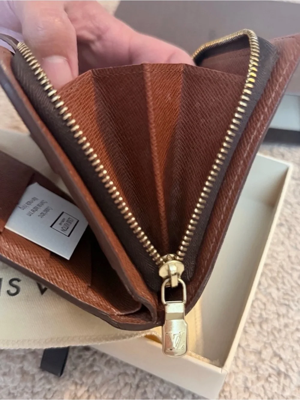 LOUIS VUITTON